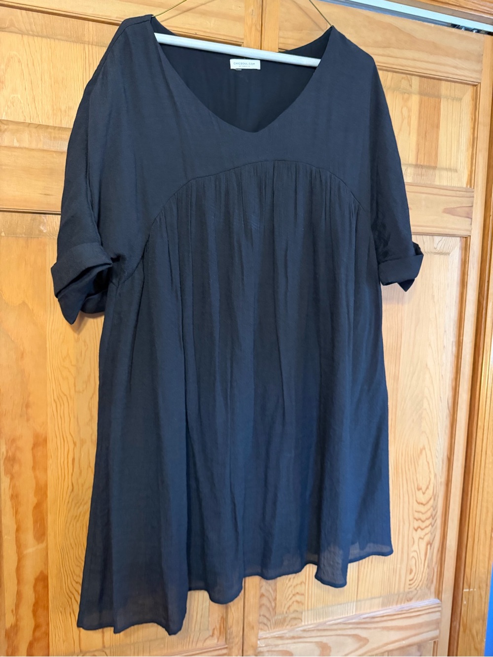Chic Soul Black Pleated V-Neck Tunic Top - Picture 4 of 9